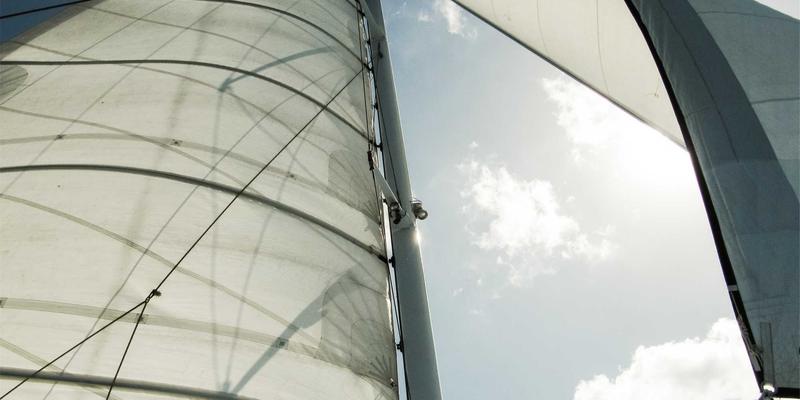 好妍中国美妆指南：零基础新手如何画出自然日常通勤妆容，从个人护理到香水点缀