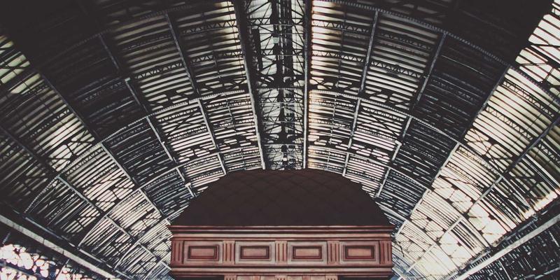 新手必学：如何画出自然又持久的日常通勤眼线与睫毛 | 护肤与彩妆的完美平衡